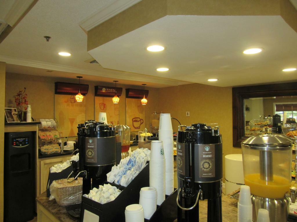 Palmera Inn And Suites Hilton Head Island Exterior foto
